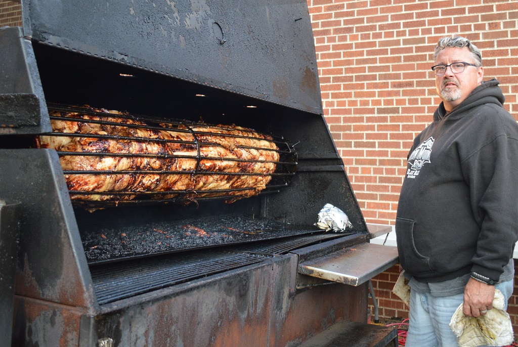 chef-chris cooks whole hog
